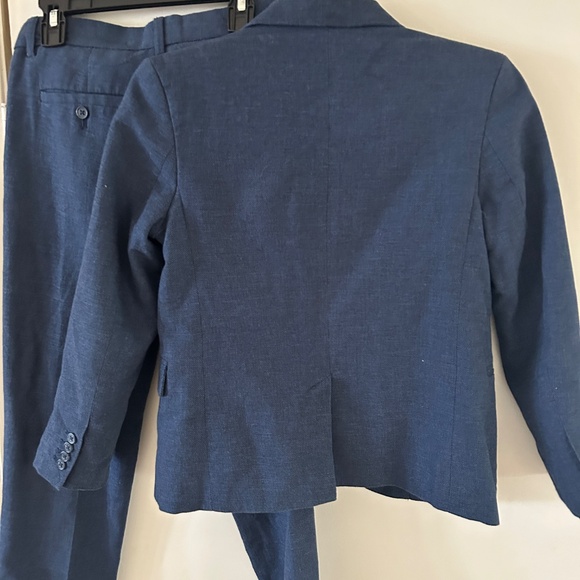 Boys Navy Suit Size 10 (age 9-10) - Picture 7 of 8